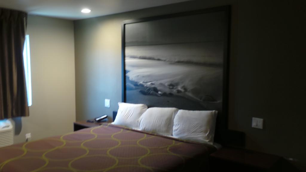 Super 8 By Wyndham San Diego/Imperial Beach Exterior foto